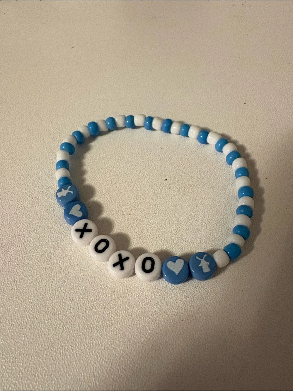 Dutch Bros Blue & White XOXO Kids Beaded Bracelet